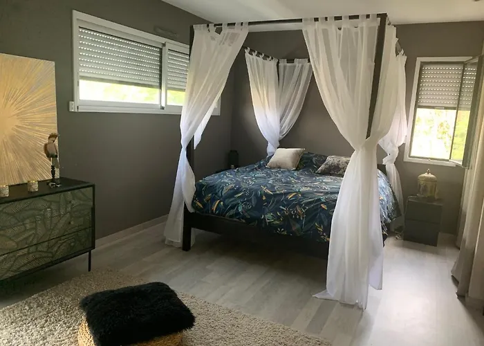 La Dolce Villa: Retreat With Seasonal Heated Pool Villa Bordeaux