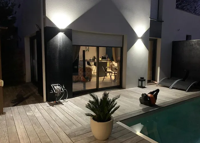 La Dolce Villa: Retreat With Seasonal Heated Pool Villa Bordeaux