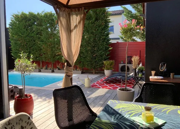 Villa La Dolce Villa: Retreat With Seasonal Heated Pool *