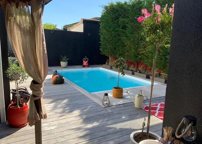 Villa La Dolce Villa: Retreat With Seasonal Heated Pool *